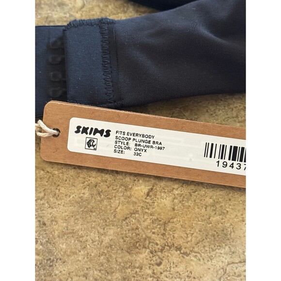 Skims Fits Everybody Scoop Plunge Bra Onyx Size 32C - Picture 5 of 5